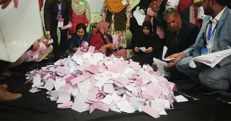 চলছে ভোট গণনা